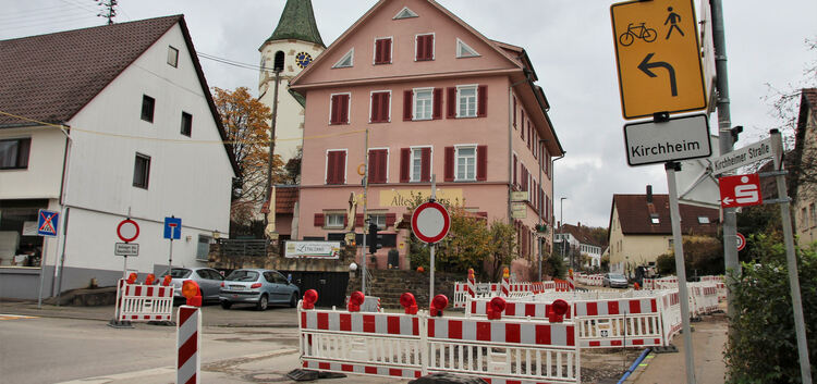 Notzingen, Status Quo bei den aktuellen Straßensanierungen: Hier zu sehen ist die Kreuzung Kirchheimer (rechts)/Wellinger Straße
