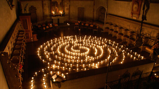 Das Lichterlabyrinth in der Martinskirche lässt sich auch tagsüber besuchen, wenn die Kirche überwiegend leer ist. Fotos: pr Das Lichterlabyrinth in der Martinskirche lässt sich auch tagsüber besuchen, wenn die Kirche überwiegend leer ist. Fotos: pr