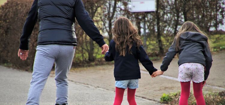 Gemeinsam draußen bewegen - die Württembergische Sportjugend appelliert an Eltern und Kinder.Foto: pixabay