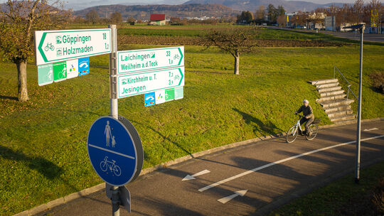 Der Schwäbische-Alb-Radweg soll im nächsten Jahr auf seine Sterne-Würdigkeit hin überprüft werden. Foto: Carsten Riedl Der Schwäbische-Alb-Radweg soll im nächsten Jahr auf seine Sterne-Würdigkeit hin überprüft werden. Foto: Carsten Riedl