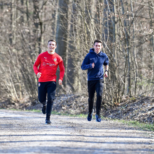 Philipp (links) und Julian Corucle trainieren künftig nicht nur im Wald gemeinsam, sondern auch noch beim gleichen Verein. Foto: