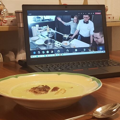 Die nachgekochte Suppe in der heimischen Küche.  Foto: pr