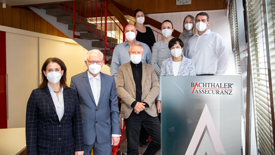 Versicherungsexperten, die mit der Region aufs Engste verbunden sind: Das Team der Bachthaler Assecuranz unterstützt die Weihnac
