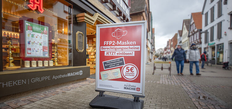 In Kirchheim beginnen Apotheken mit der vergünstigten Ausgabe der FFP2-Masken gegen Vorlage des Gutscheins.Foto: Carsten Riedl