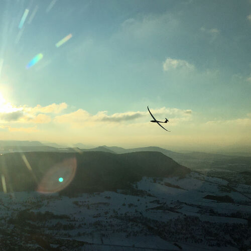 Luftiger Blick über die Bassgeige: Segelfliegen im Winter bietet reizvolle Motive. Foto: Lars Reinhold