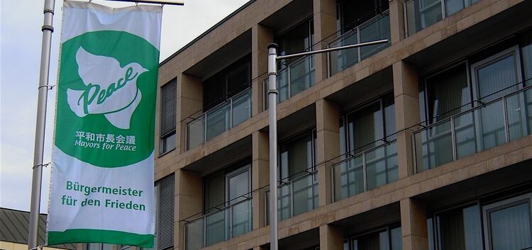 Die "Mayors for Peace"-Flagge wird am Freitag auch am Kirchheimer Rathaus gehisst. Symbolfoto: pr
