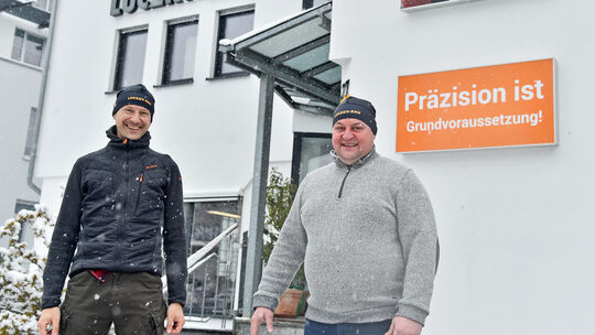 Die Firma Luczky-Bau, hier vertreten durch Miro Abdic und Ferencz Luczky, baut nicht nur Gebäude, sie gestaltet auch das soziale