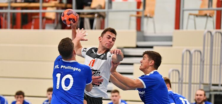 Ausgebremst: Nicht nur Tobias Baumann und die HSG-Handballer schauen nach dem vorzeitigen Saisonabbruch in die Röhre. Foto: Mark