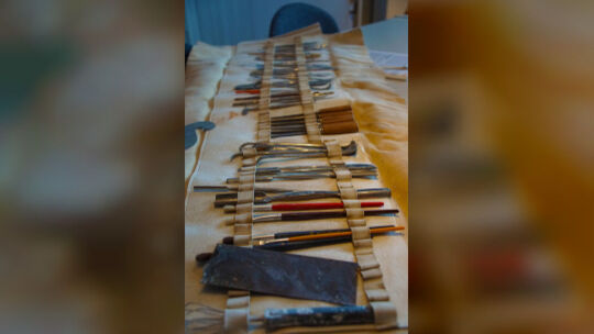 Als Stuckateur zu arbeiten, heißt gestalten. Hierfür hat Laurence Schaufler jede Menge filigrane Werkzeuge zur Auswahl. Als Stuckateur zu arbeiten, heißt gestalten. Hierfür hat Laurence Schaufler jede Menge filigrane Werkzeuge zur Auswahl.