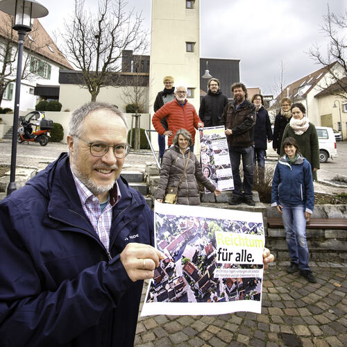 Auch sie haben mitgewirkt: Pfarrer Andreas Taut hat die Vielzahl der „Wahlhelfer“ überrascht. Foto: Jean-Luc Jacques