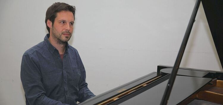 Jens Paulus komponiert auch selbst. Foto: Rainer Kellmayer