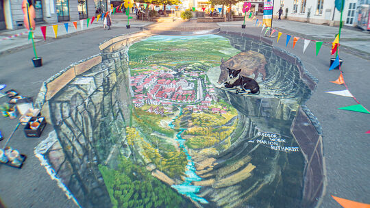 Die Streetart von Gregor Wosik und Marion Ruthardt verschönerte im vergangenen Jahr den Marktplatz. Archivfoto Die Streetart von Gregor Wosik und Marion Ruthardt verschönerte im vergangenen Jahr den Marktplatz. Archivfoto