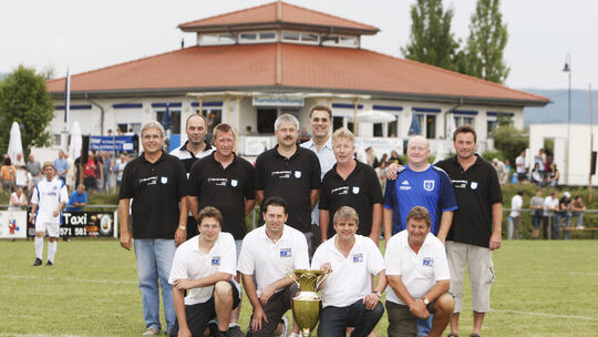 Drei Mal hat der TSV den Teckbotenpokal ausgerichtet, hier eine Aufnahme des Organisationsteams aus dem Jahr 2008.