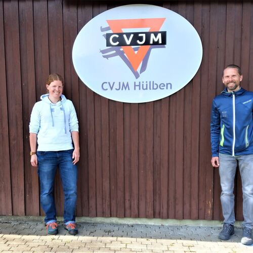 Tina Hering und Helmut Rebmann vom CVJM Hülben freuen sich, wenn Angebote wieder live starten dürfen. Foto: Gabriele Böhm