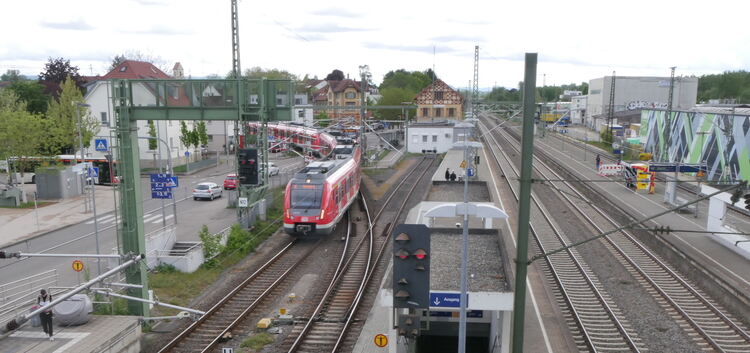 Falls eine neue Regionalzug-Variante kommt, würde sie die bestehende S-Bahn-Verbindung überflüssig machen. Foto: Kerstin Dannath