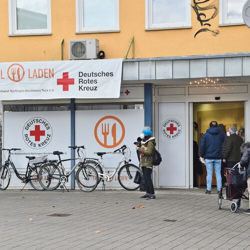 Eine wichtige Anlaufstelle in Kirchheims Innenstadt: der Tafelladen des Deutschen Roten Kreuzes. Archiv-Foto: Markus Brändli