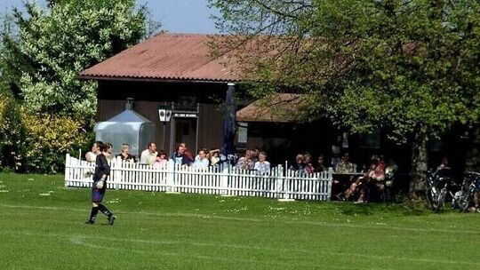Ein kleiner Wermutstropfen: Das Vereinsheim „Villa Berg“ (Bild unten rechts) muss wahrscheinlich einem Waldkindergarten weiche Ein kleiner Wermutstropfen: Das Vereinsheim „Villa Berg“ (Bild unten rechts) muss wahrscheinlich einem Waldkindergarten weiche