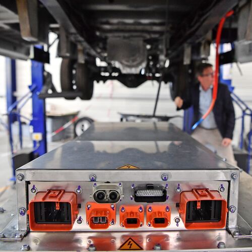 Aus konventionellen Fahrzeugen werden bei EFA-S in Zell zukunftsweisende Transportmittel mit Elektro- oder Brennstoffzellen-Antr
