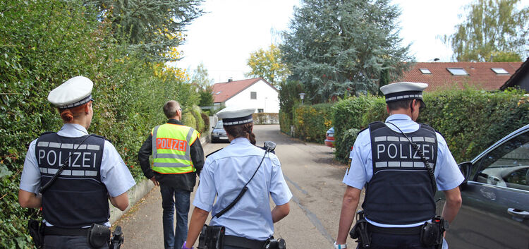 Bei der Bekämpfung von Wohnungseinbrüchen setzt die Polizei auf Prävention: So wie hier am Kirchheimer Würstlesberg ziehen „Präv