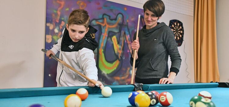 Im Jugendtreff Weilheim können Räumlichkeiten reserviert werden, unter anderem, um Billard zu spielen. Foto: Markus Brändli