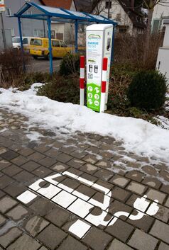 In Unterlenningen steht eine Normalladestation für E-Autos. Überlegt werden soll, wo eine Schnellladesäule sinnvoll ist.