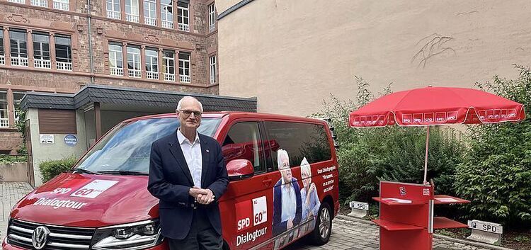 Lothar Binding, Bundesvorsitzender der SPD-Senioren 60plus, ist am Samstag gemeinsam mit Landes-Vorstand Rainer Arnold sowie dem