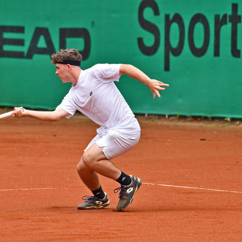 Tennis , Tennis-Württembergliga: TC Kirchheim-TSG Backnang, Finn Wolf