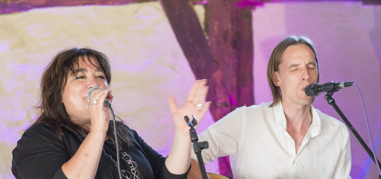 Sandra Schöne und Patrick Schwefel von „Vocal Affair“ sind der musikalische Part bei der Veranstaltung - Andreas Malessa (Bild u