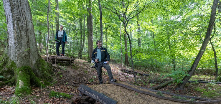Cordula Samuleit und Johannes Fischbach kennen die Probleme im Wald. Foto: Carsten Riedl