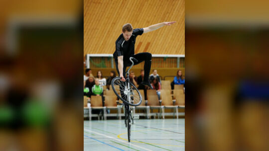 Rad-Akrobatik und packende Duelle gab es bei den 3. German Masters in Wendlingen (im Bild der Fürther Martin Fürsattel) .Foto: R