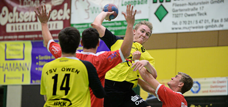Handball Bezirksliga: TSV Owen (gelb) - TSV WeilheimLeonhard Real