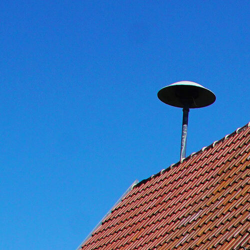 Museumsstück? Auf dem Dach des historischen Rathauses aus Häslach im Freilichtmuseum Beuren gibt es noch eine Sirene. Sie ist lä