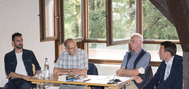 Friedensgespräch der Friedensinitiative Kirchheim (FIN.K) mit (von links) Hüseyin Sahin (Die LINKE), Hans Dörr, Heinrich Brinker
