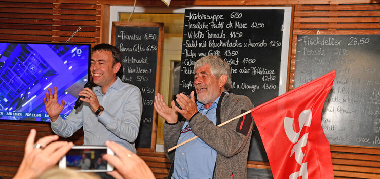 Hatten gestern gut lachen: Der SPD-Bundestagsabgeordnete Dr. Nils Schmid (links) und das Kirchheimer SPD-Urgestein Andreas Kenne