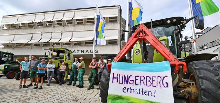 An der Traktordemo für den Erhalt des Hungerbergs waren über 60 Fahrzeuge beteiligt.  Foto: Markus Brändli