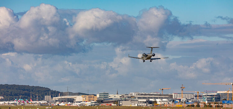 Die Abflugroute am Stuttgarter Flughafen wird möglicherweise geändert. Foto: Carsten Riedl