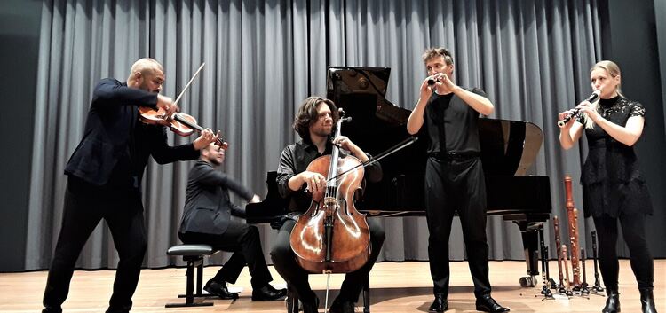 Zwei Blöckflöten, Viola, Violoncello und Klavier bilden das Quintett „Spark“. Foto: Hans-Günter Driess