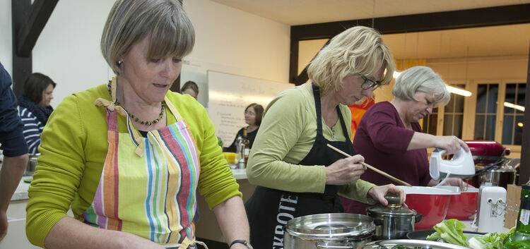 Die neue Lehrküche im vhs-Schulungszentrum bietet Raum für alle, die Spaß am Kochen haben.Foto: Jean-Luc Jacques