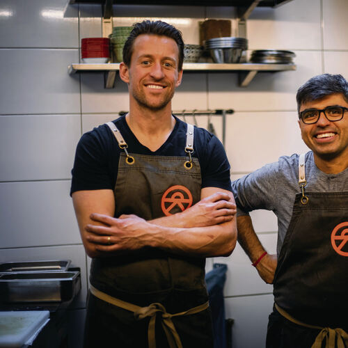 Michael Kübler und Gaurav Bajaj servieren im Fuchsen südasiatisch inspirierte Fusionsküche. Foto: pr