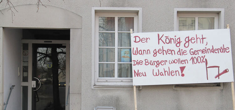 Anonyme Protestinstallation vor dem Rathaus in Baltmannsweiler. Foto: Klaus Harter