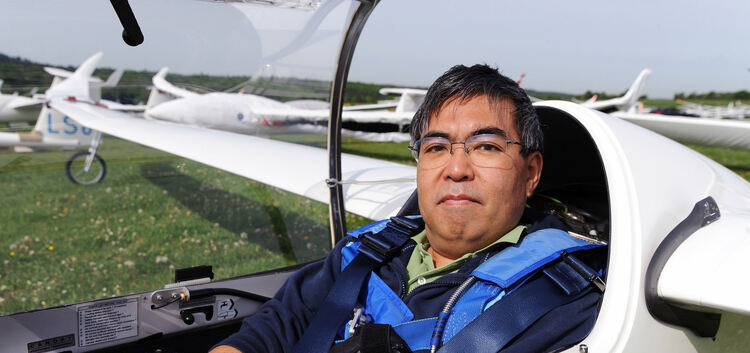 Mittlerweile Stammgast beim internationalen Kirchheimer Segelflug-Wettbewerb: der Japaner Makoto Ichikawa.Foto: Markus Brändli