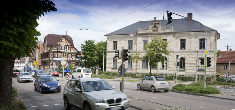 Am Kirchheimer Amtsgericht bleibt es bei einer Ampelkreuzung: Der geplante Kreisverkehr fällt auf unbestimmte Zeit dem Rotstift