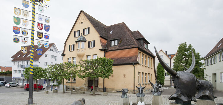 Die Alte Schule in Dettingen - wird sie bald ein Café beherbergen, Praxisräume oder Sonstiges?Foto: Deniz Calagan