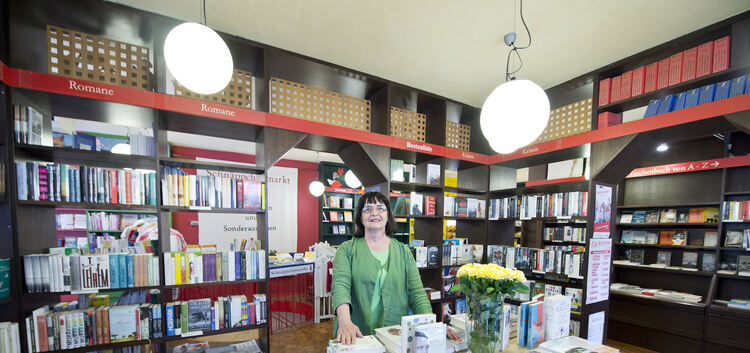 Nach 35 Jahren ist Schluss: Margot Schieferle schließt ihre Buchhandlung am Kirchheimer Rossmarkt.Foto: Deniz Calagan