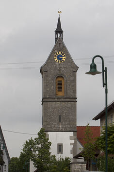 Der Kirchturm in Erkenbrechtsweiler muss aufwendig saniert werden. Das Thema sorgte für eine lange Debatte im Gemeinderat.Foto: