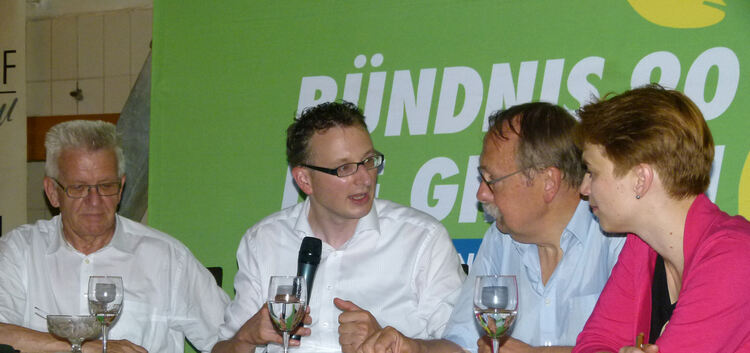 Bei der Mitgliederversammlung des Kreisverbands der Grünen auf dem Podium: Ministerpräsident Winfried Kretschmann, Landtagsabgeo
