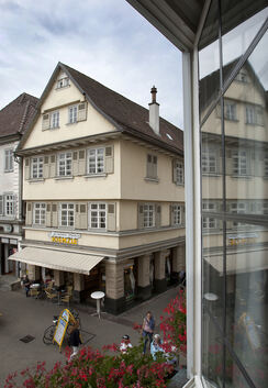 Bäckerei, Kaffeefiliale, Gemischtwarenladen - das „Haus Rupp“ an der Ecke Marktstraße/Max-Eyth-Straße kennt in Kirchheim jeder.F