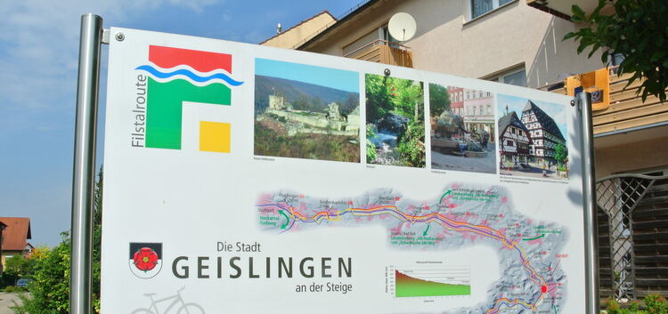 Serie Erfahrungen: FilstalradwegBildunterschrift:  Beschriftung des Radweges entlang der Fils - hier in Geislingen