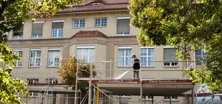 Unter anderem an der Alleenschule hat die Stadt Kirchheim während der Sommerferien Dächer sanieren lassen.Foto: Jean-Luc Jacques