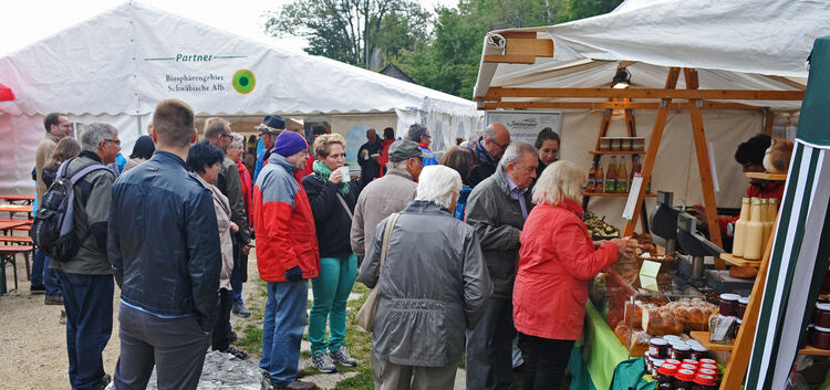Ein reichhaltiges Angebot regionaler Produkte erwartete die Besucher des Bauernmarkts beim Naturschutzzentrum Schopflocher Alb.F